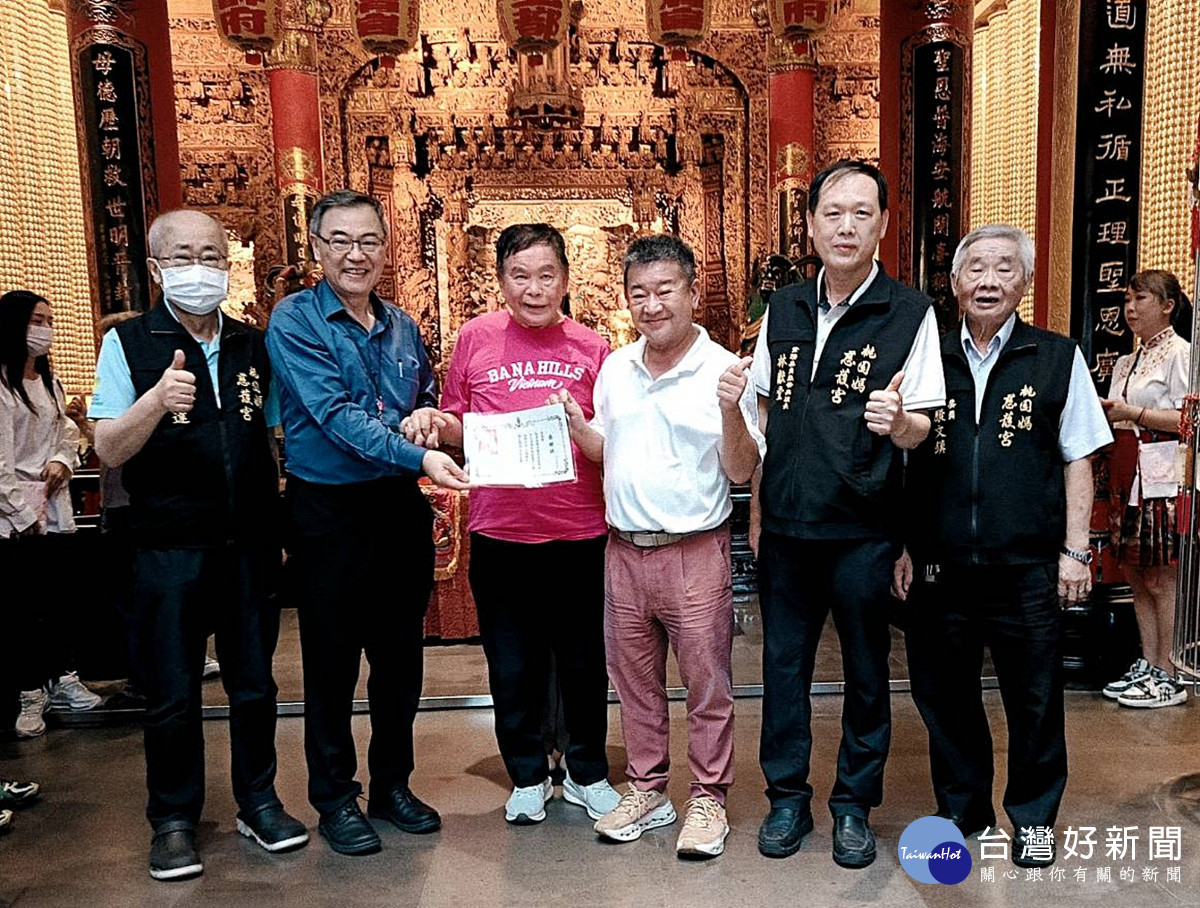 感恩桃園慈護宮媽祖庇佑　信士溫明遠捐贈救護車給聖保祿醫院