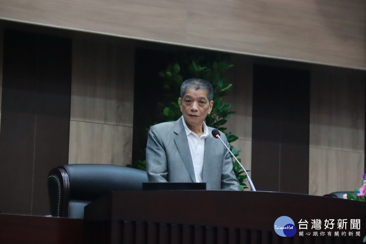 何議長期許縣府持續為食安把關。（記者扶小萍攝）