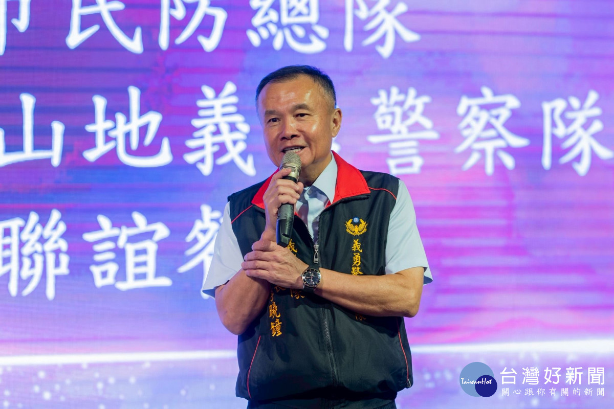 桃園市議會副議長暨義勇警察大隊大隊長李曉鐘致詞。<br />
<br />
