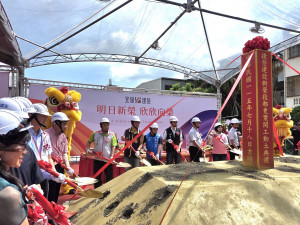 桃園市長張善政出席「新榮段都市更新案開工典禮」。