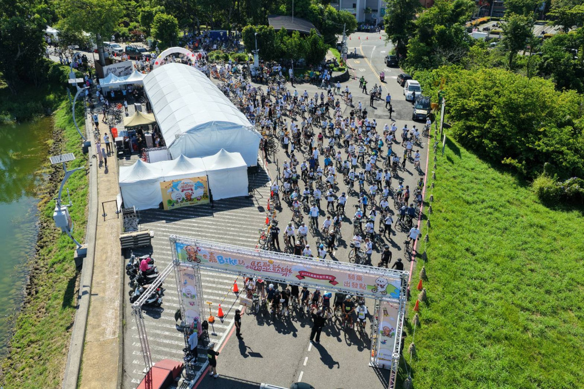 「2026來嘉BIKE訪-騎聚好歡樂」今(18)日熱鬧登場,吸引來自全台各地自行車愛好者齊聚嘉義市/嘉義市府提供