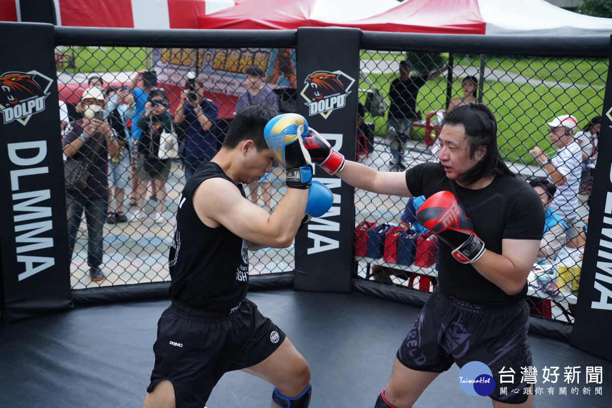 八角籠格鬥擂台搬進嘉義市中心　MMA世界冠軍坐鎮裁判