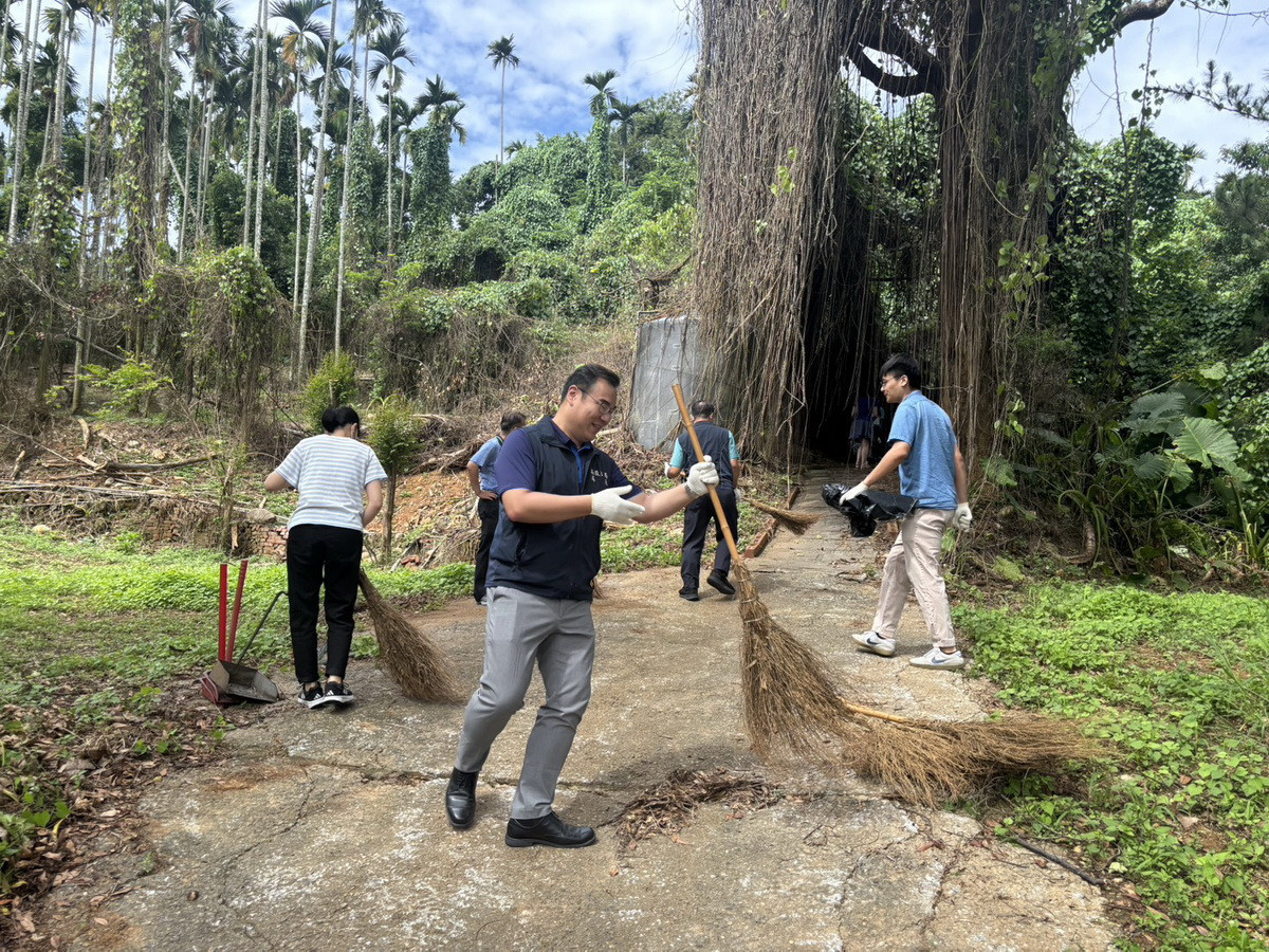 橫山步道清爽無比。(南投郵局提供)