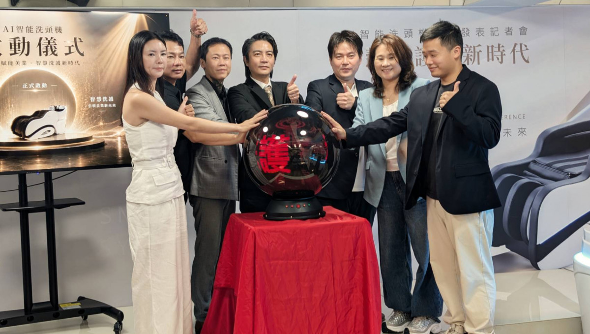為解決美髮業的極端缺工剛需,「首席國際髮品有限公司」引進新一代AI智能洗頭機,成為店家降本增效的營運神器。