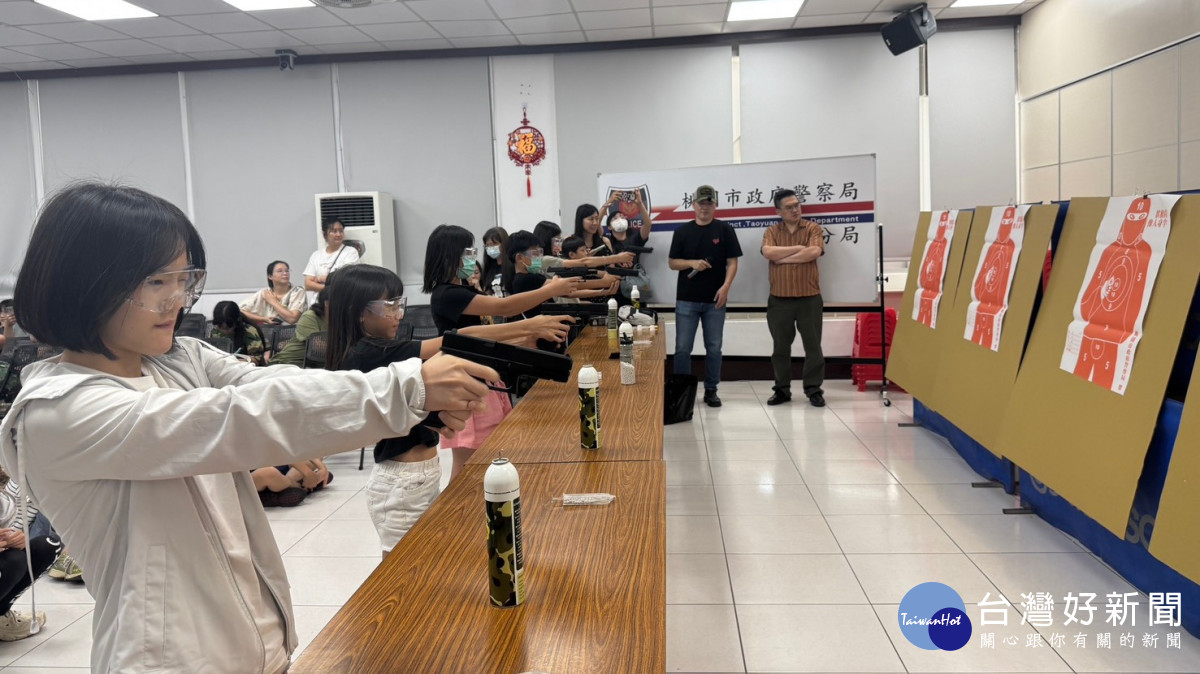前德州警官現身中壢　少年化身「小小警探」挑戰安全任務