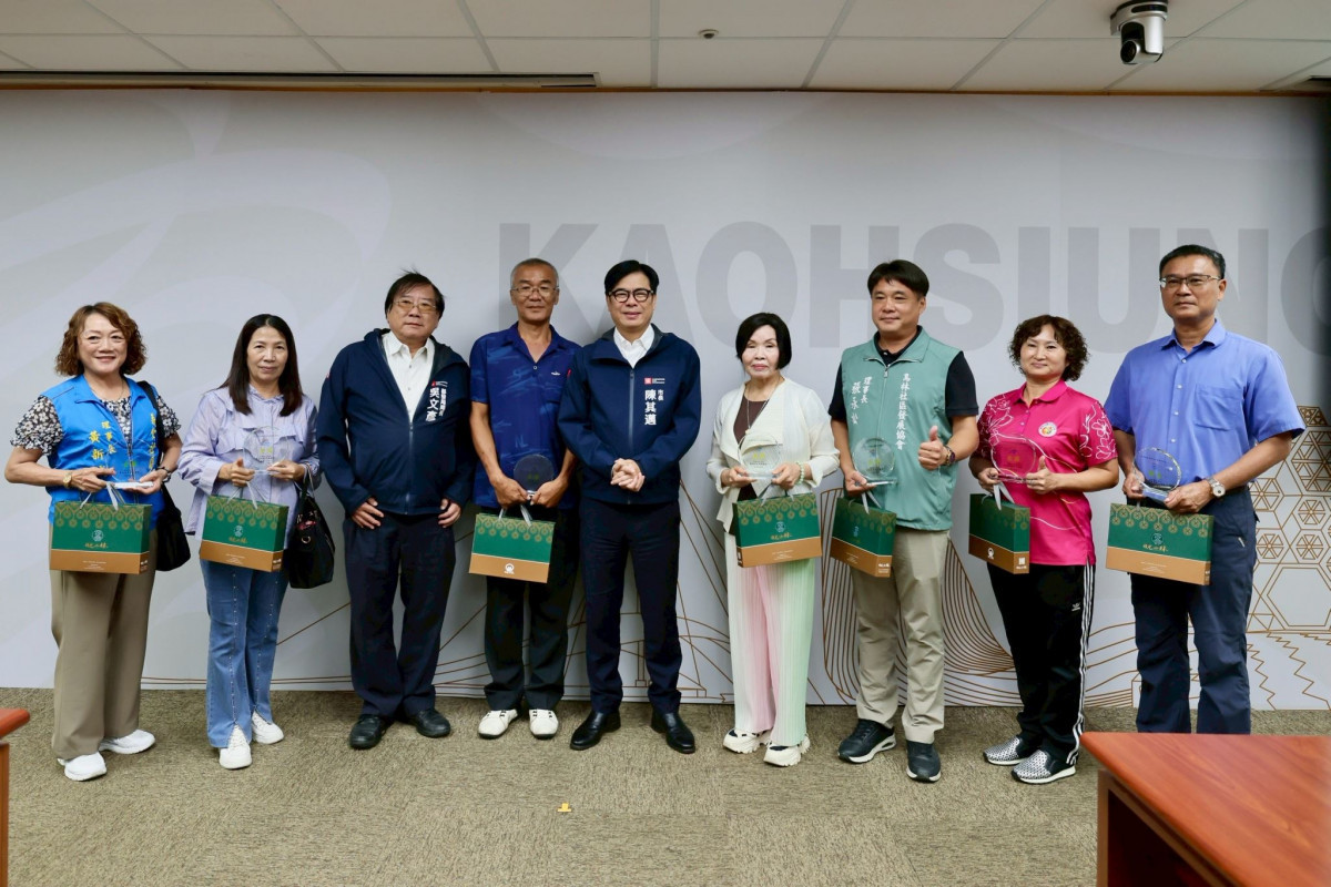點亮高雄角落　陳其邁頒獎表揚18處社造典範
