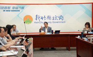 縣長楊文科主管會報中關心鳳山溪自來水水質水量保護區劃設進度，強調縣府積極配合中央，保障民眾用水安全。