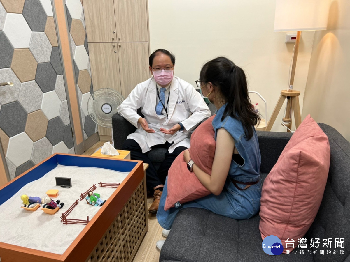 面對壓力尋求協助不是軟弱　情緒低落、焦慮、失眠時應及早求助