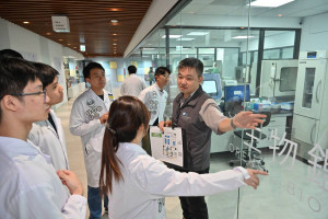 新加坡國立大學鑑識學程參訪團，至桃園市警局刑事鑑識中心進行深度參訪交流。