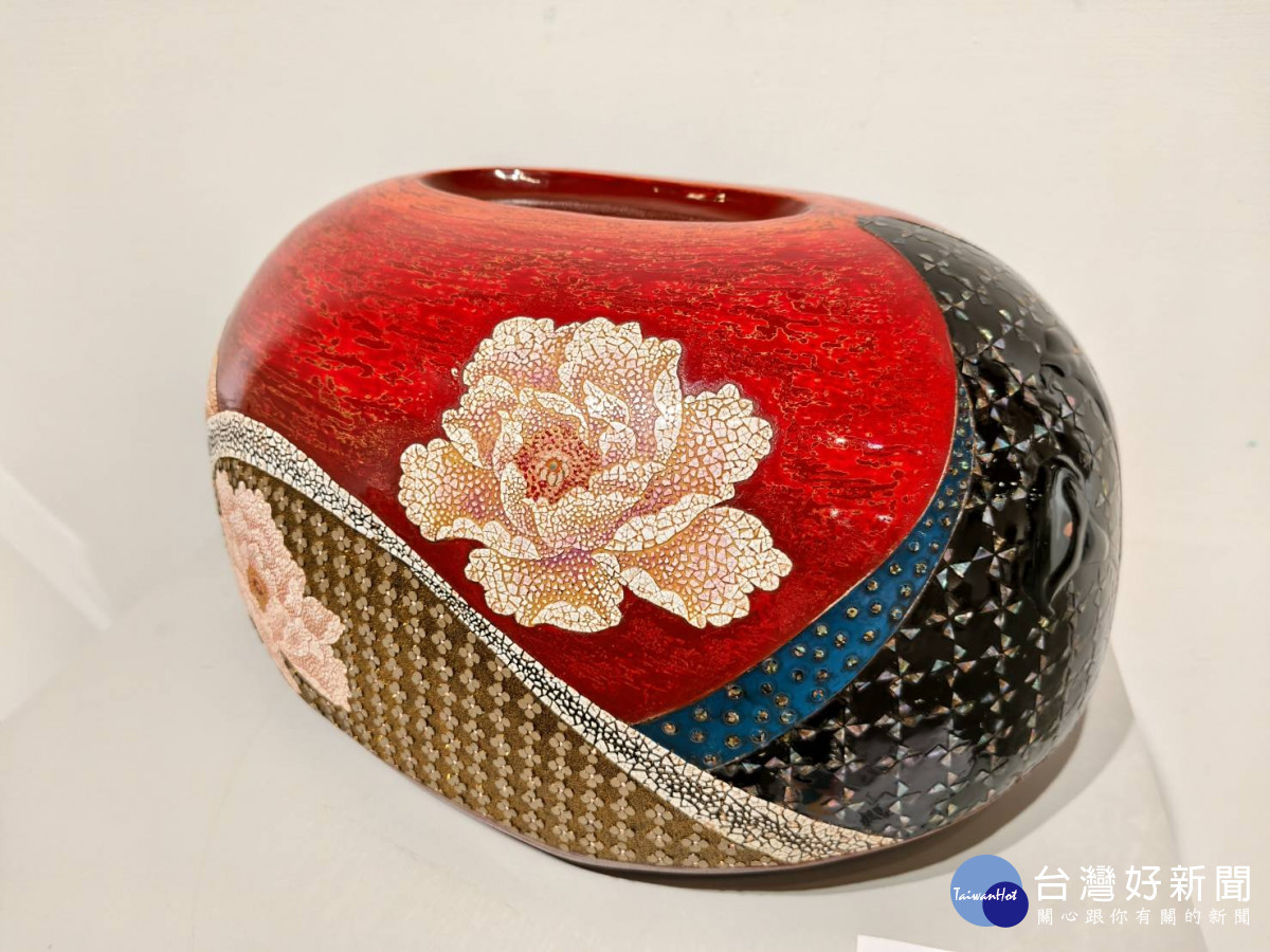 師徒對話展現工藝傳承新貌,匠心傳承工藝聯展彰化登場。圖/記者鄧富珍攝