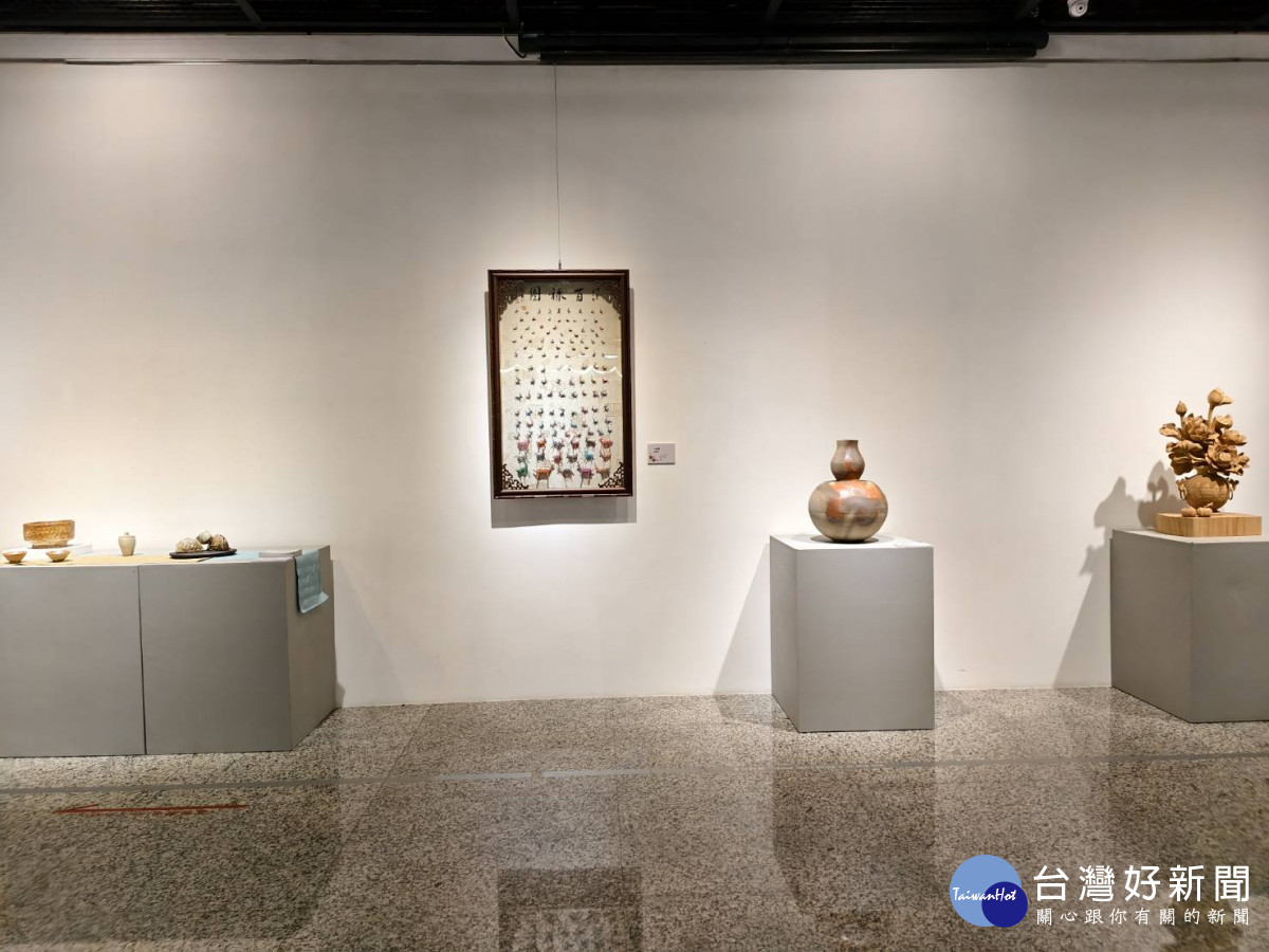 師徒對話展現工藝傳承新貌,匠心傳承工藝聯展彰化登場。圖/記者鄧富珍攝