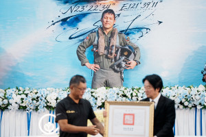 總統賴清德19日頒贈空軍第五戰術混合聯隊第二十七戰術戰鬥機作戰隊少校戰鬥機飛行官辛柏毅褒揚令。（圖／資料照片，圖源：總統府Flickr）