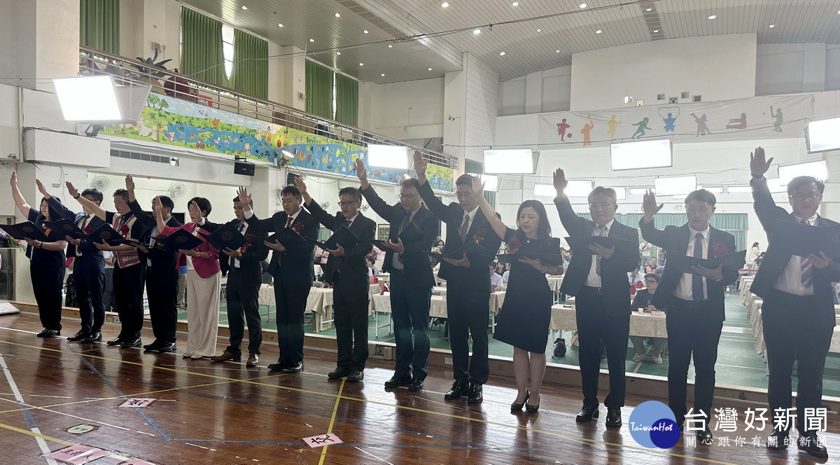 南投縣教育薪火相傳　國中小32校長交接　