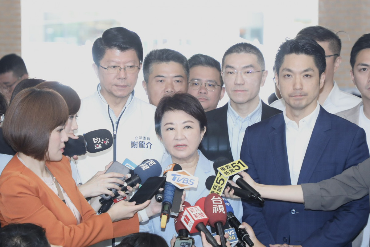 盧秀燕市長今赴立法院議場前受訪毒油事件