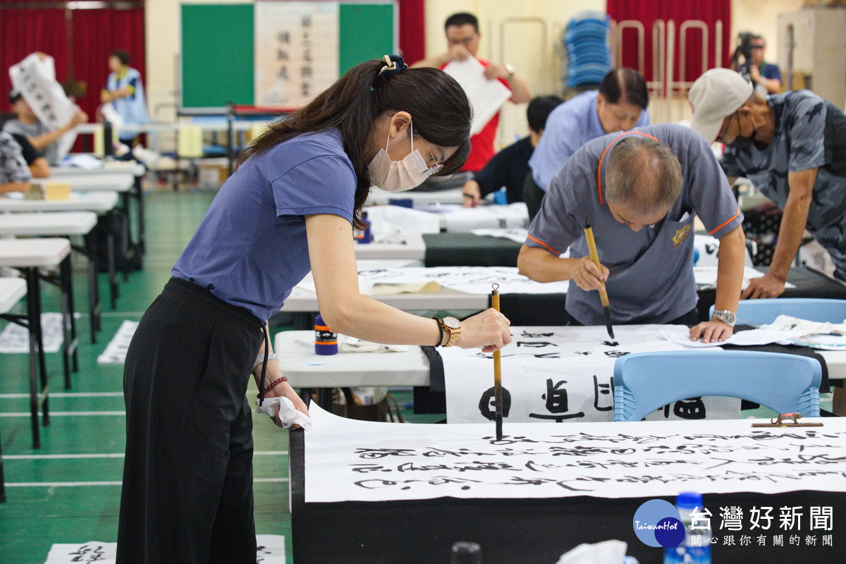 上緯諒茶獎書法賽頒獎　各式書體展實力