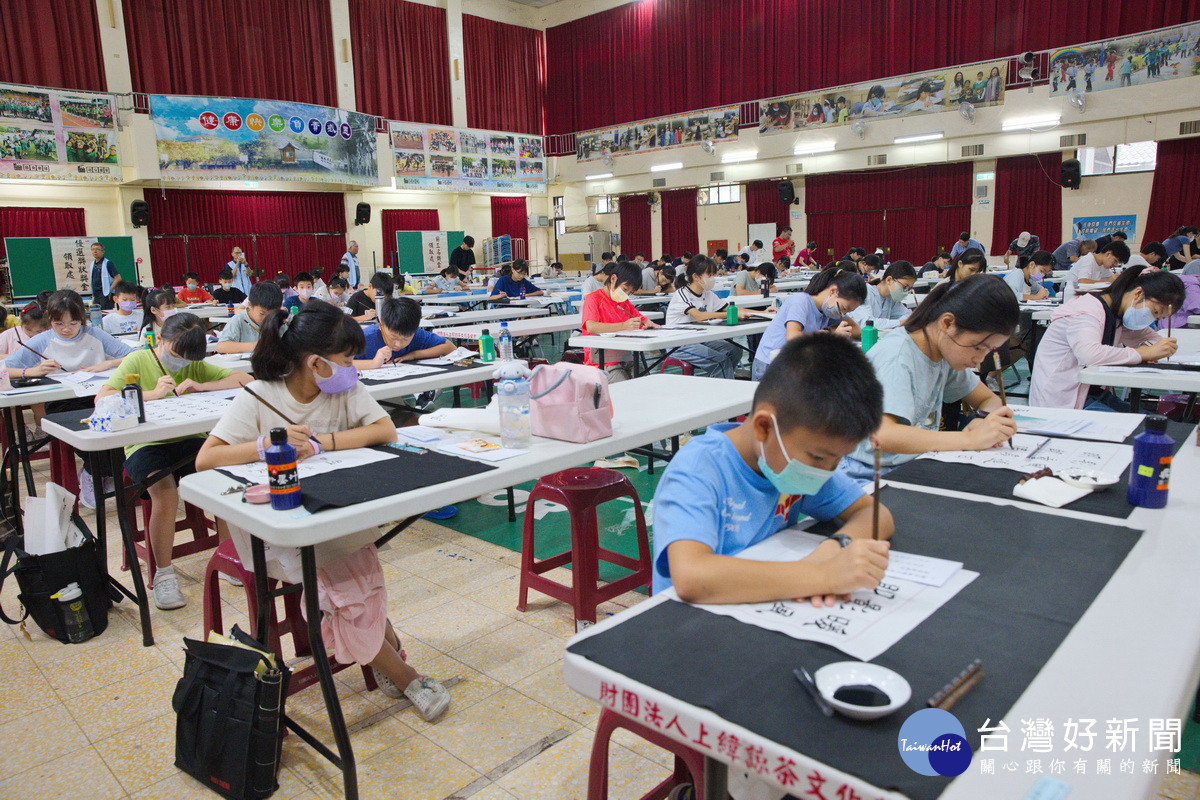 五組選手參與決賽展現實力。(上緯諒茶獎提供)