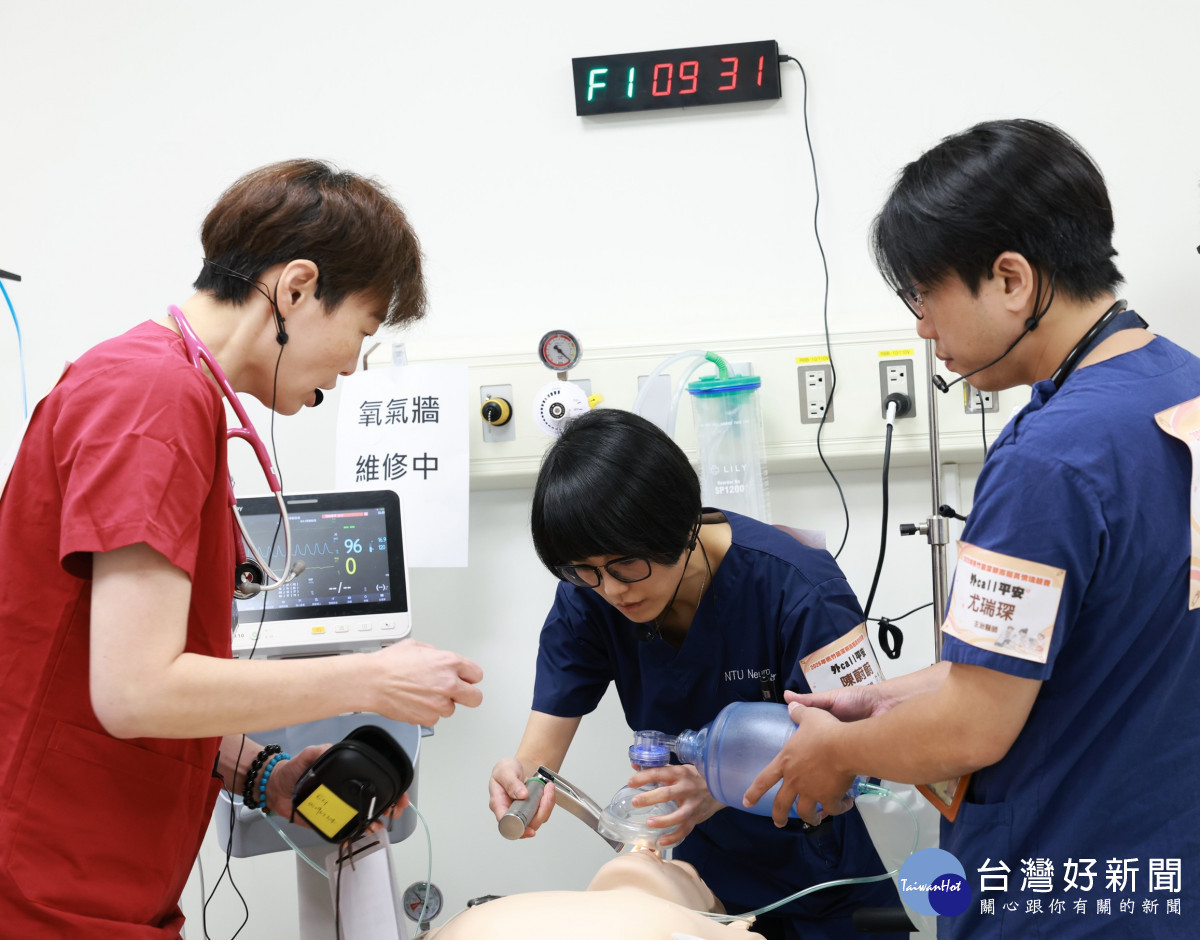 全國第一具「急重症高擬真模擬人（SimMan Critical Care）」於競賽亮相。