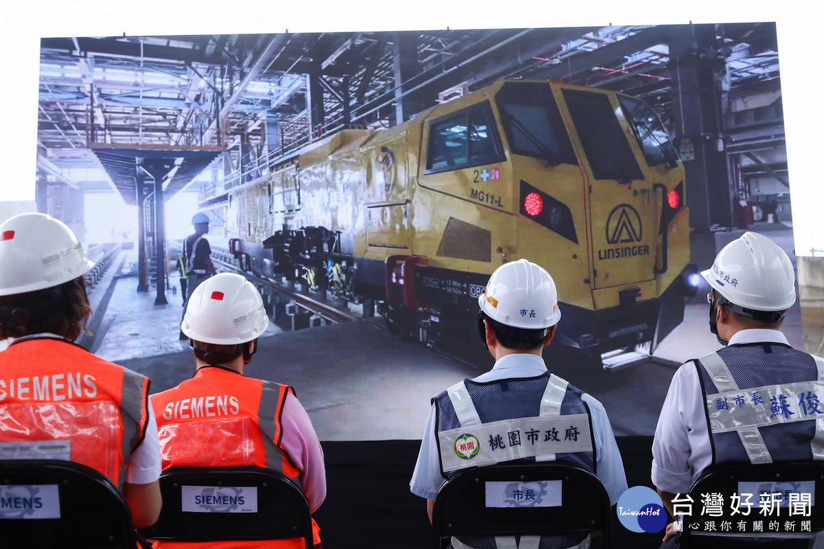 桃園市長張善政率領市府團隊實地視察桃園捷運綠線全自動無人駕駛。<br />
