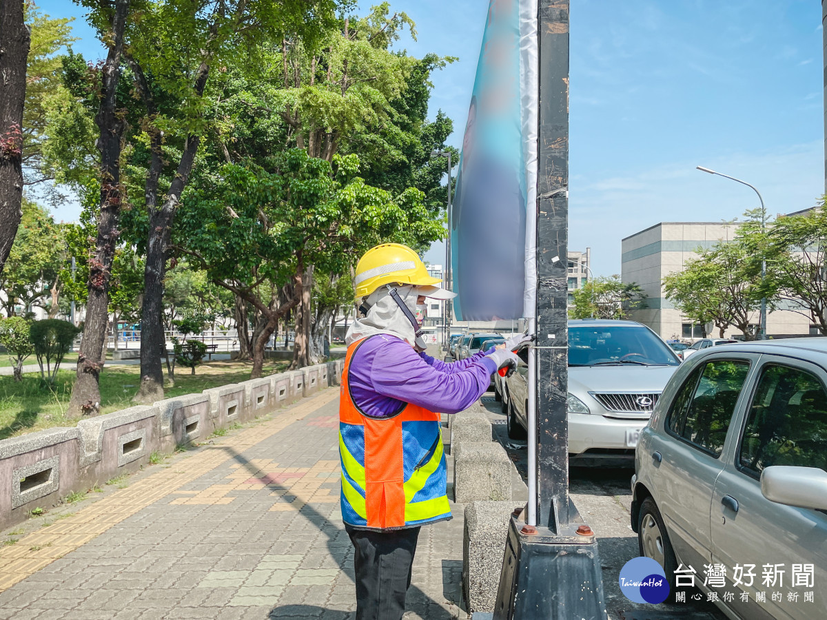 維護市容景觀　台南環保局勤拆重罰違規小廣告