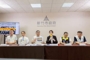 新竹市政府召開「新竹市校園食品安全重大訊息公布記者會」。
