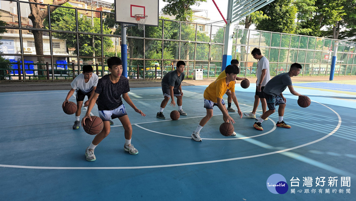 北台中暑期研習營開訓　200多名學生及家長熱情參與