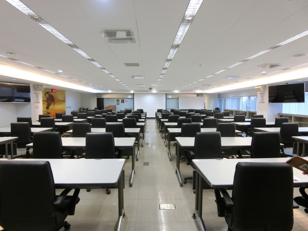 文心樓302會議室採購專業人員訓練班教室
