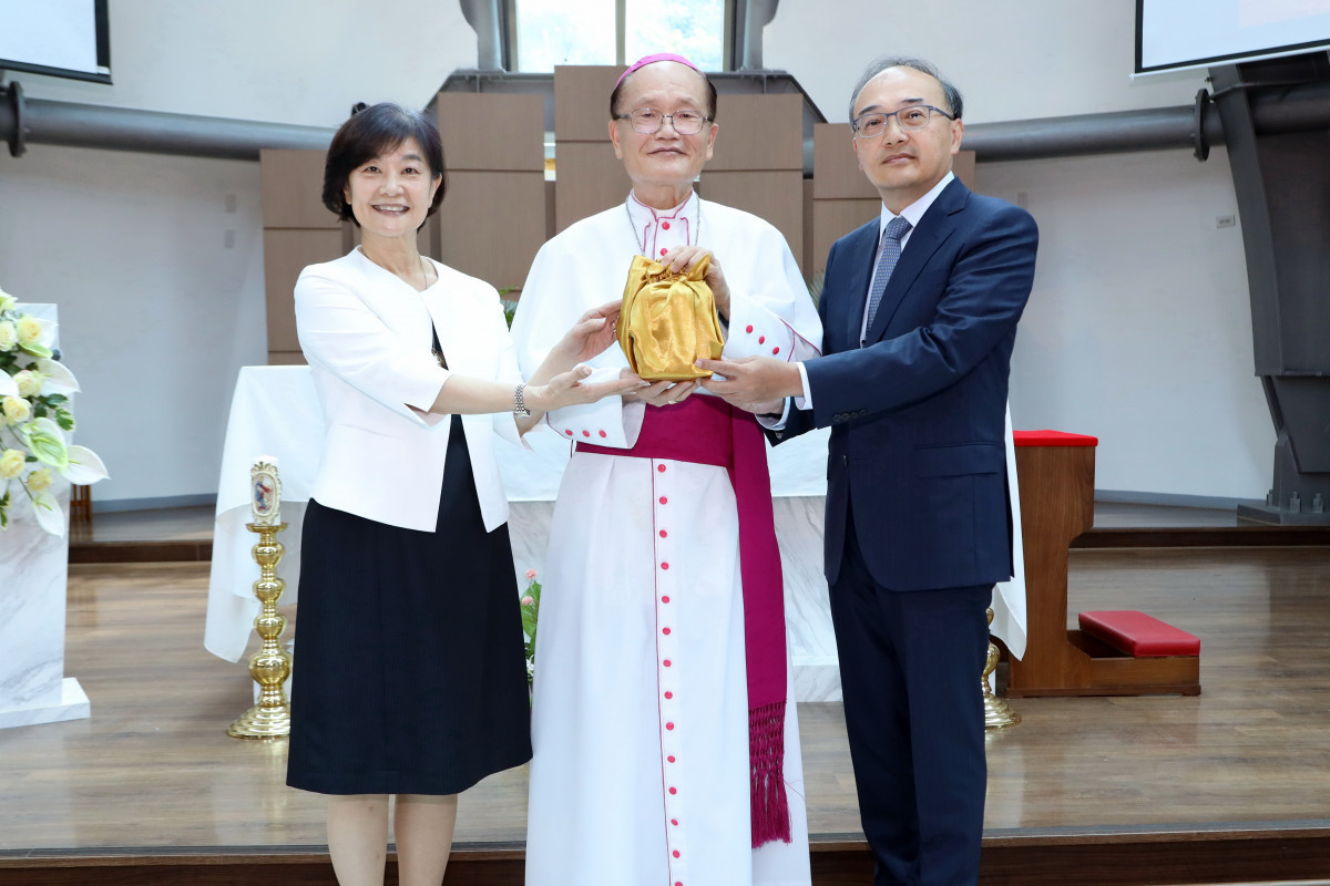 靜宜新任校長楊昭順(右)將傳承主顧修女會創校精神,培育兼具跨域能力、國際視野與社會責任的新世代人才。