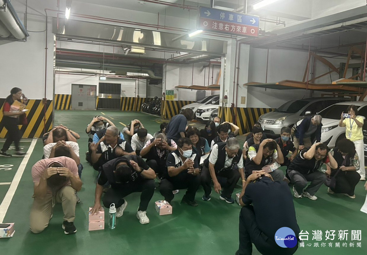 大甲警辦防空避難巡禮　帶鄉親實地了解避難路徑