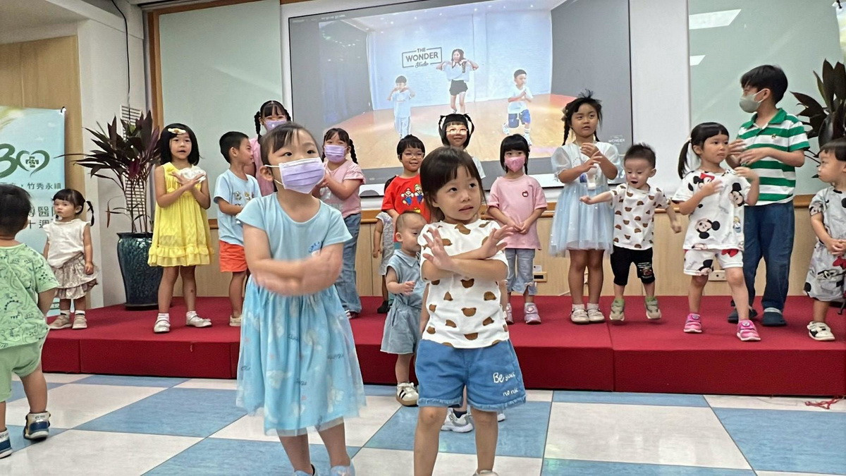 寶寶參與母乳週活動健康快樂成長。（竹山秀傳提供）