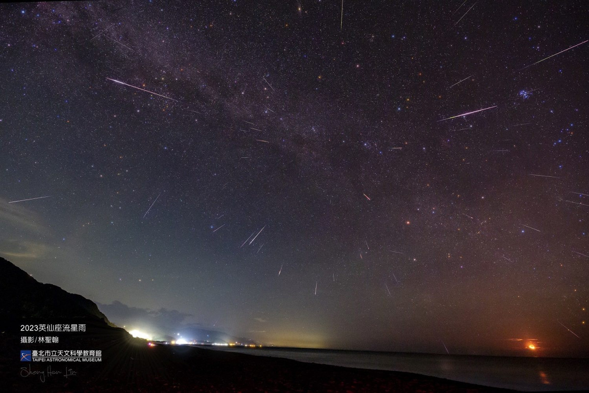 8月星空盛宴！英仙座流星雨劃過無月夜空　水星、金星迎來最佳觀測時機