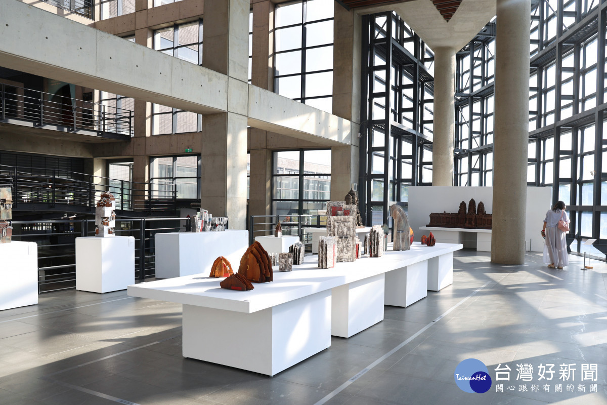 許明香陶瓷雕塑個展　鶯歌陶博館即日起展出