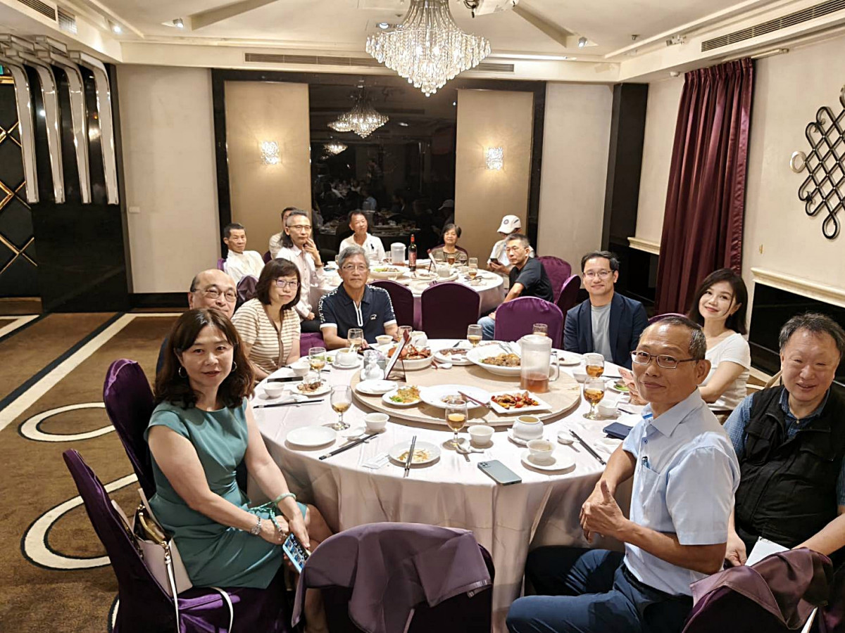 武陵中高校長交接餐會 傑出校友出席與會