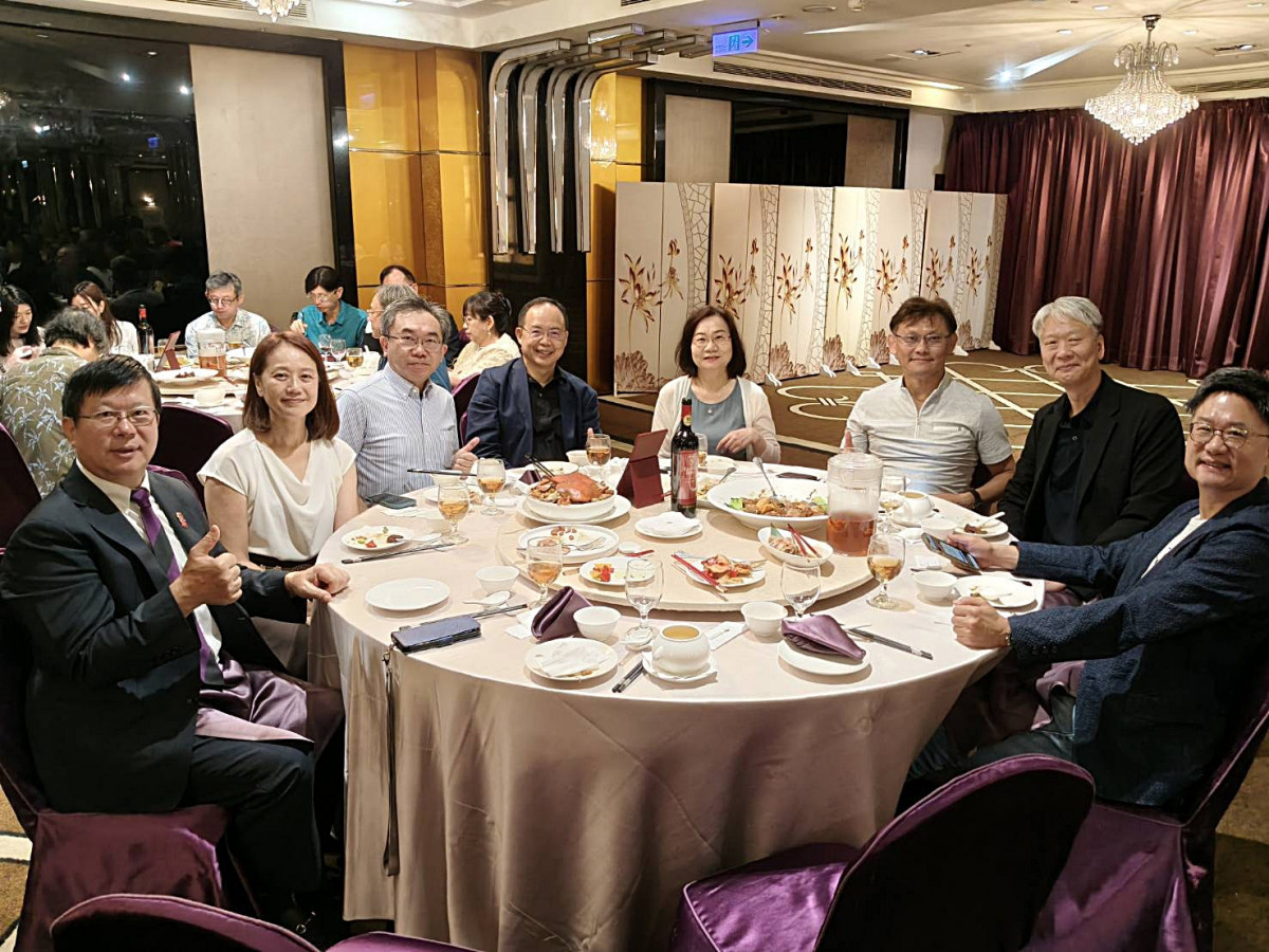 武陵中高校長交接餐會 傑出校友出席與會