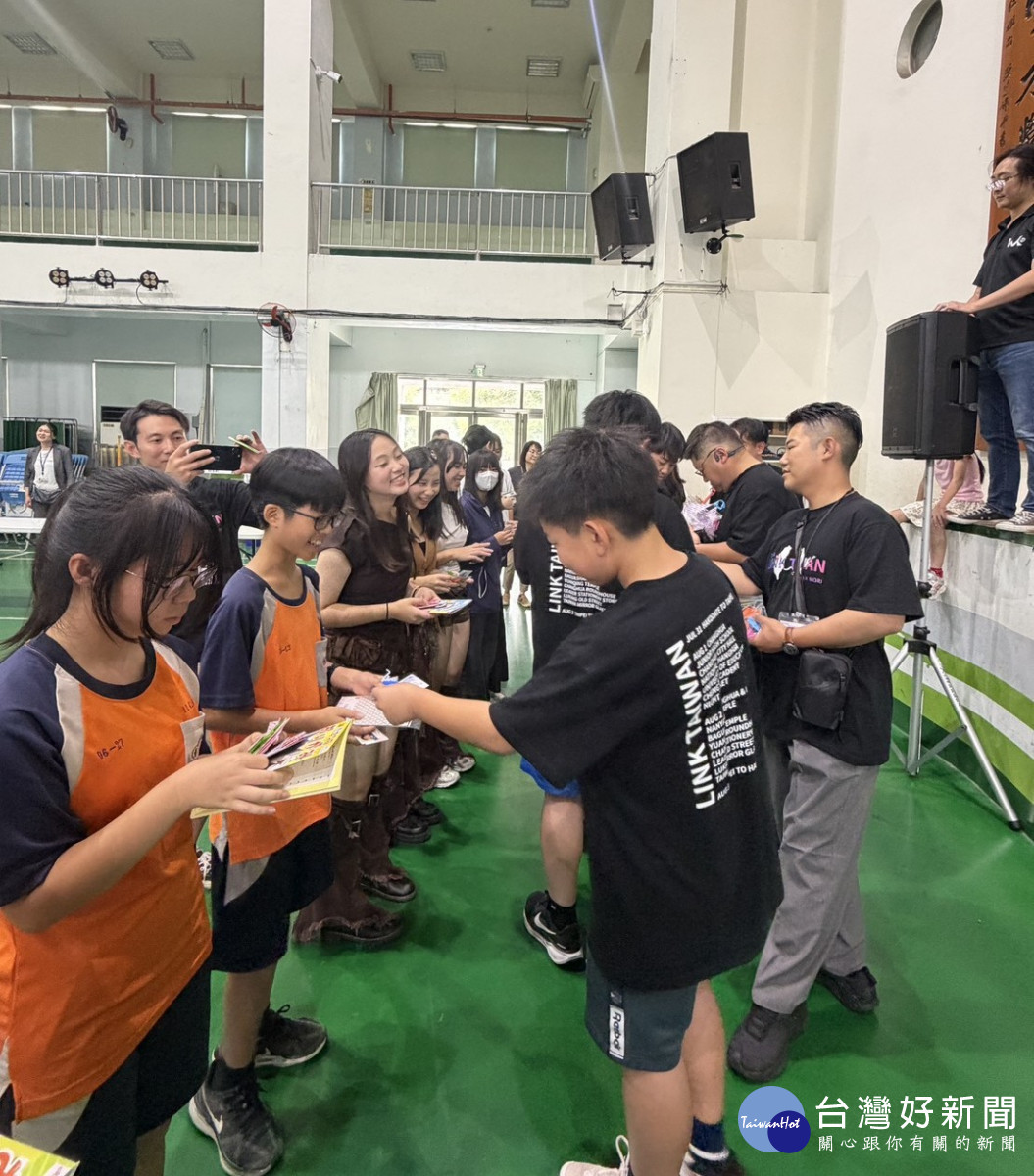 台日學生互動交流。圖/彰化市公所提供