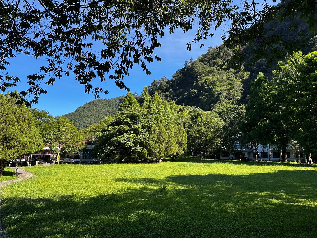 一趟旅程、雙重享受!9月住宿合歡山,即享奧萬大10元優惠入園。(南投分署提供)