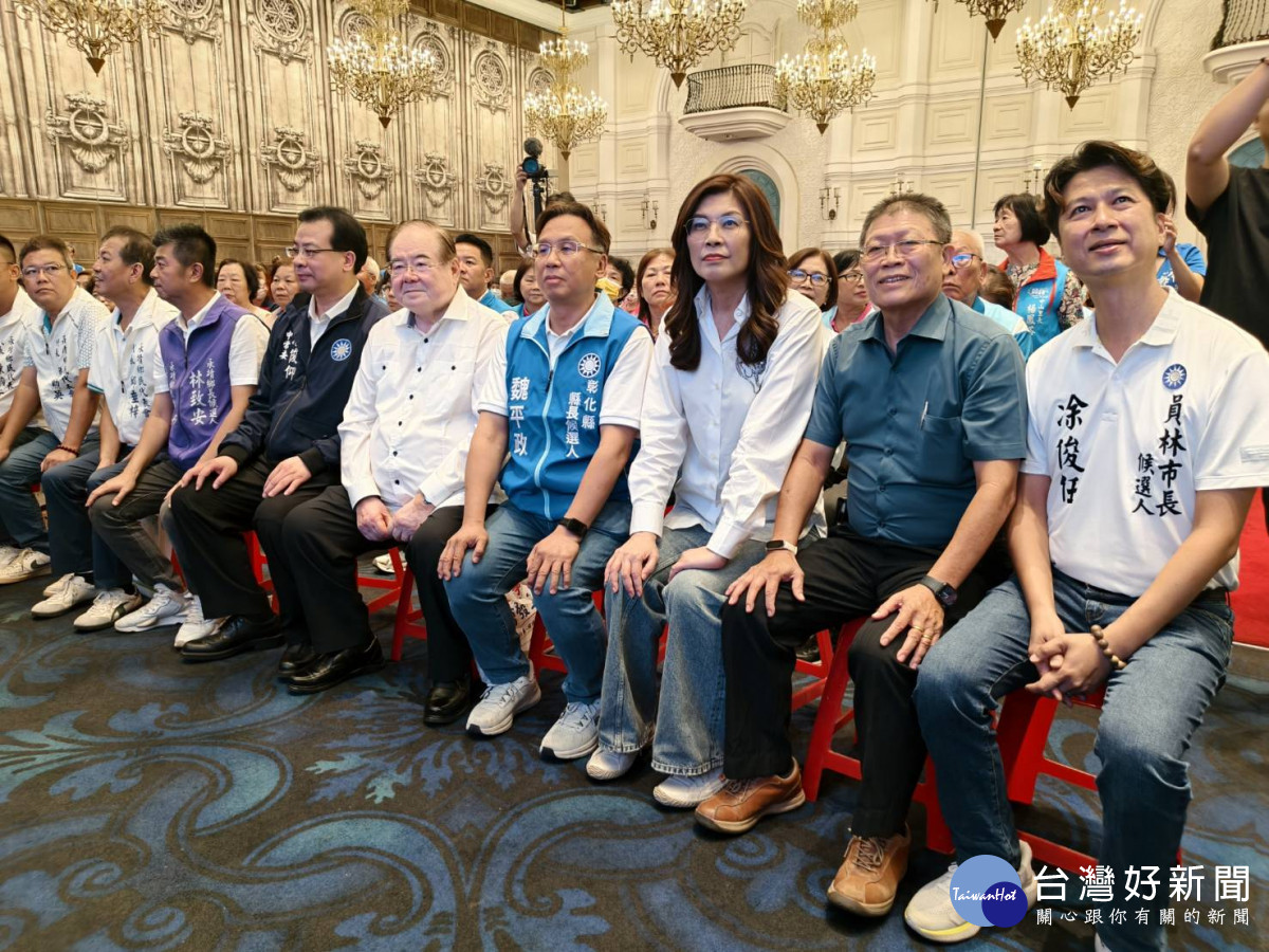 鄭麗文彰化合體魏平政,喊話打造「台灣第七都」。圖/記者鄧富珍攝