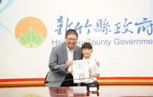 楊文科縣長與洪睿禧。