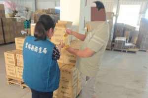 雲林縣衛生局啟動查核源春製油廠下游業者／翻攝照片