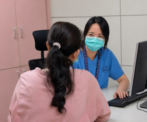 新竹臺大分院神經部朱政一醫師提醒及早由專業團隊提供完整評估、診斷及照護，陪伴病人與家屬共同面對失智症。
