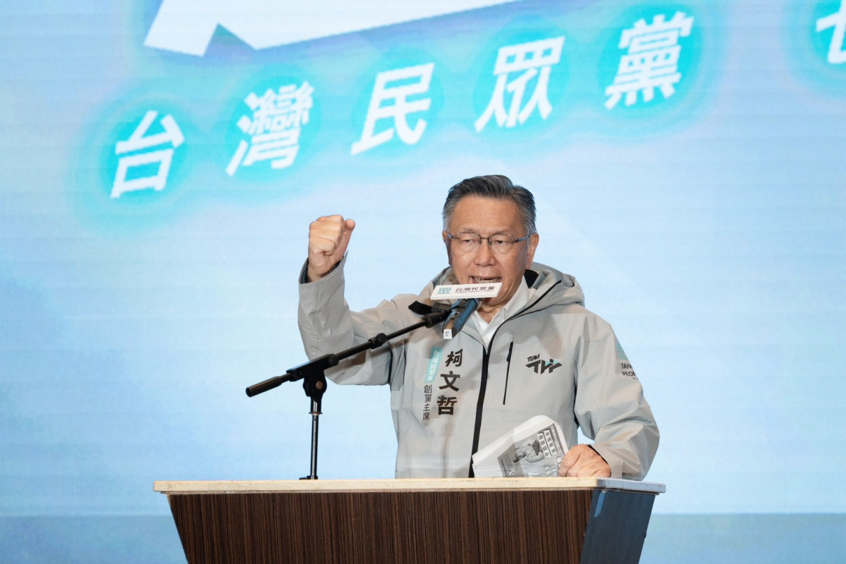 吳乃仁欠1.7億爽搭豪車上健身房　柯文哲：我怎跟賴清德乾爹比？