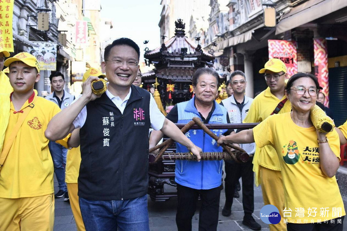 桃園市副市長蘇俊賓出席遶境祈福活動。