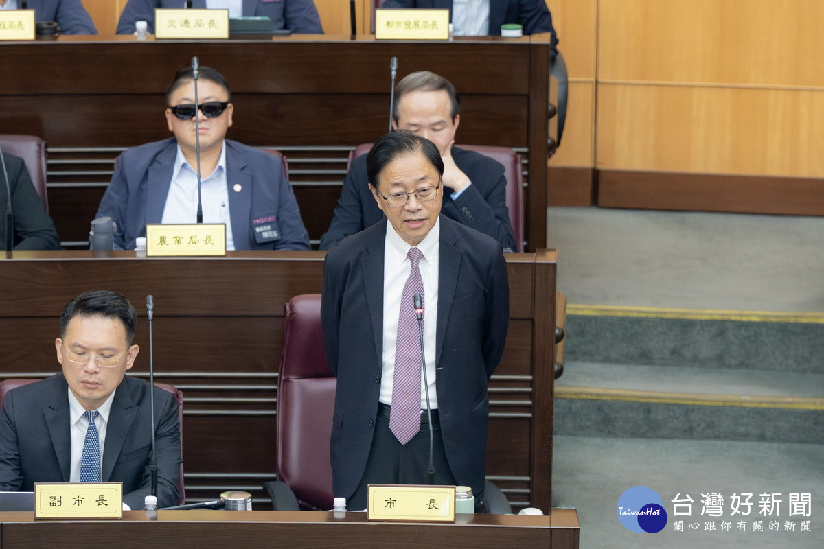 桃園市長張善政率領市府團隊於桃園市議會第3屆第8次定期會進行施政報告。