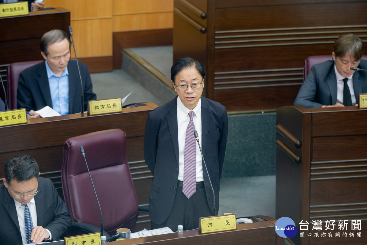 桃園市長張善政率領市府團隊於桃園市議會第3屆第8次定期會進行施政報告。