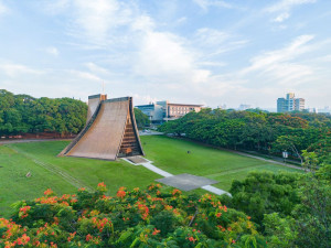 美國全球最佳大學學科排名，東海大學在生物科技與應用微生物領域勇奪全球第28名，躋身世界前30強，高居全台第一。(圖/東海大學)