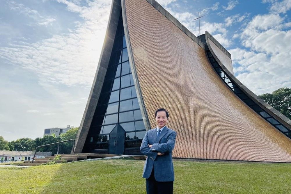 校長張國恩表示,化材系、生科系是東海創校以來最具代表性的系所之一,東海創校迄今培育逾15位中央研究院院士,化學、化工、生醫等領域超過8位。(圖/東海大學)