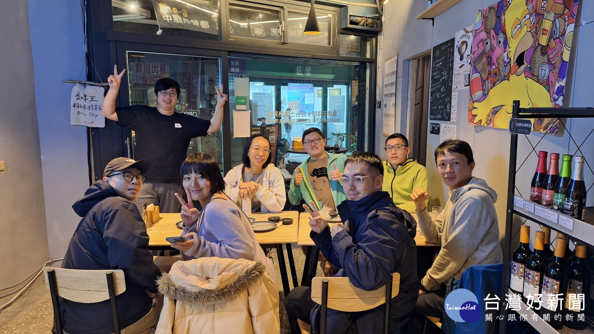 在地店家龜啤王辦理多場次語言交換交流小聚活動,吸引青年到訪龜山。<br />
<br />