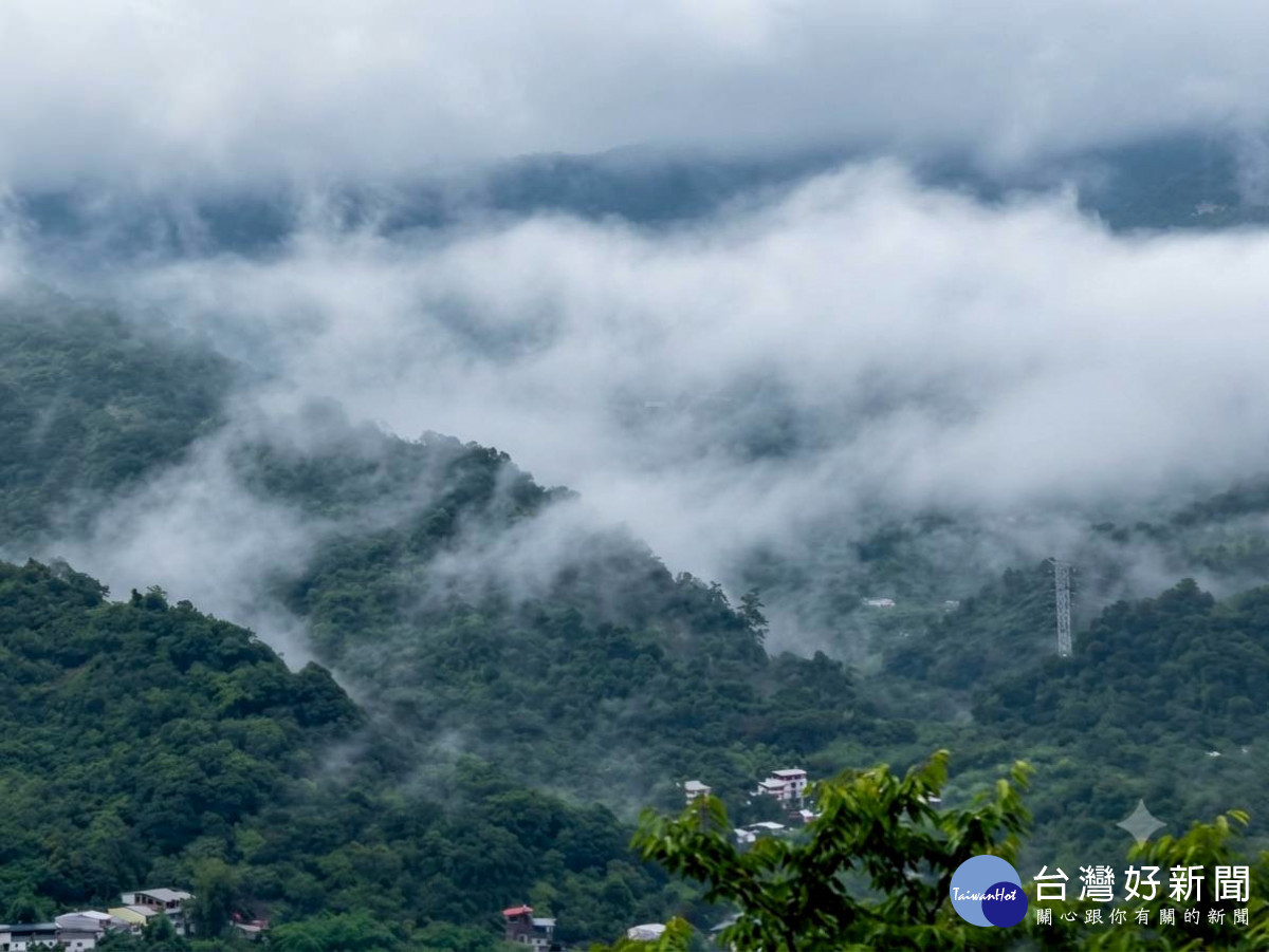 季風環流盤據！水氣連炸台灣10天 　雙颱「昌鴻、琵鷺」路徑對台影響曝光