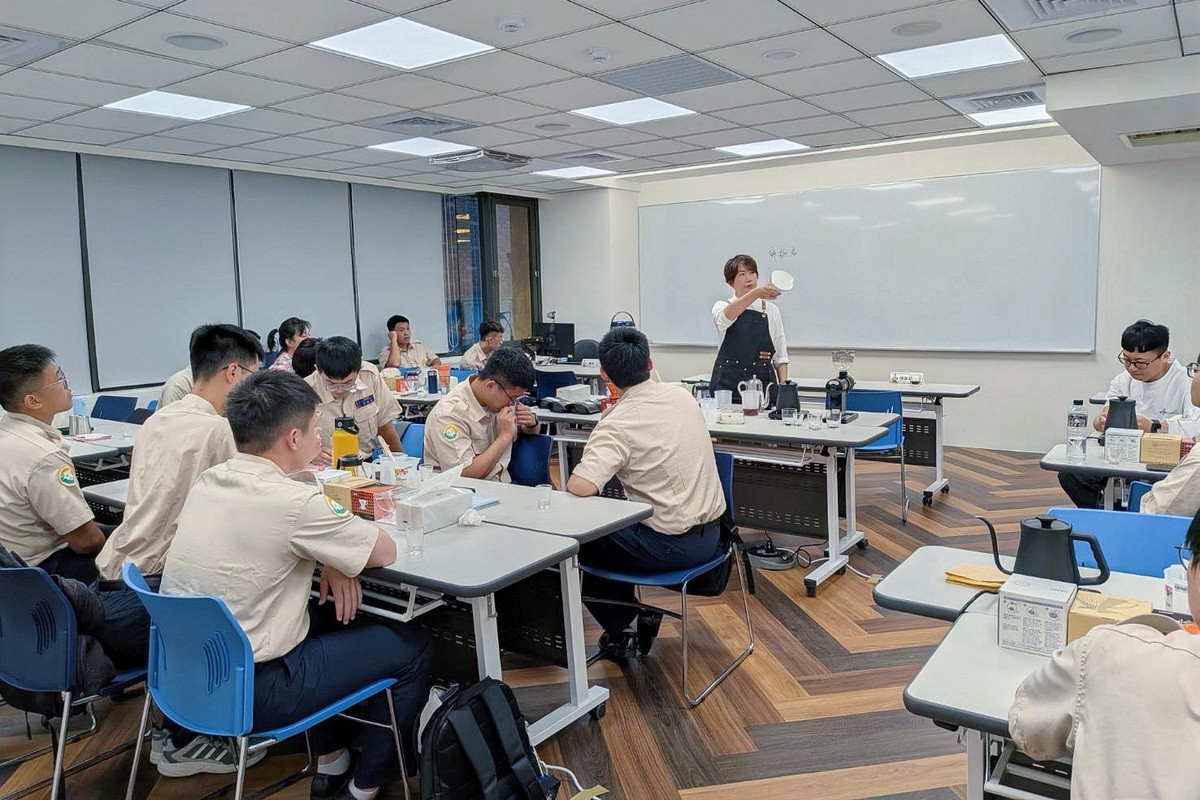 桃園市政府民政局攜手就業職訓服務處辦理役男職業訓練課程,提供免費且多元學習資源。