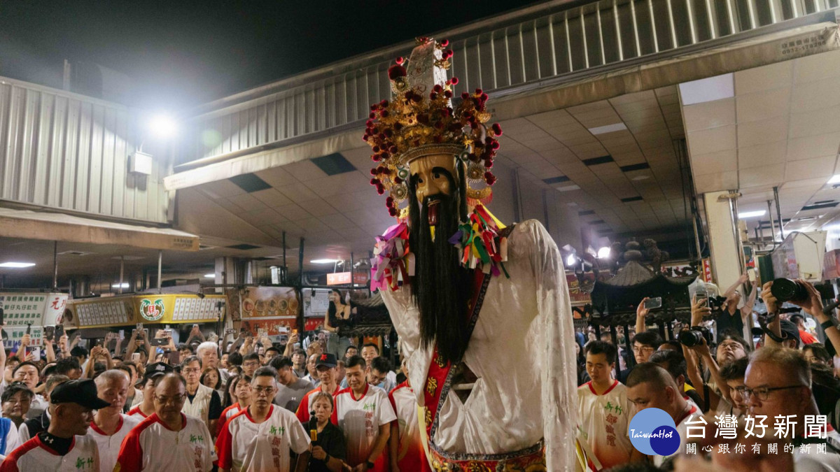 城隍出巡祈願全境太平　竹塹中元城隍祭「福門大開」