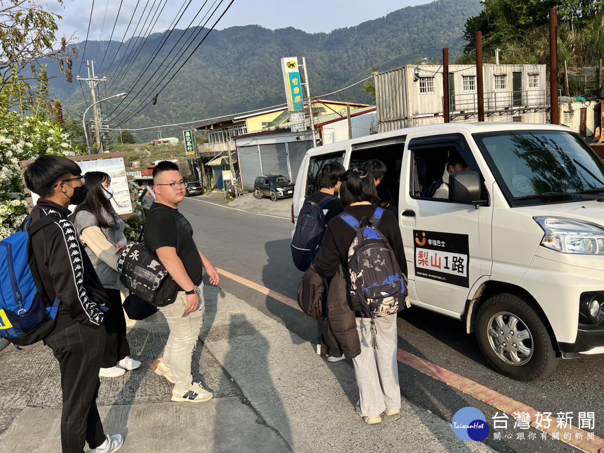 市府推動幸福巴士包車觀光服務,歡迎民眾前往旅遊